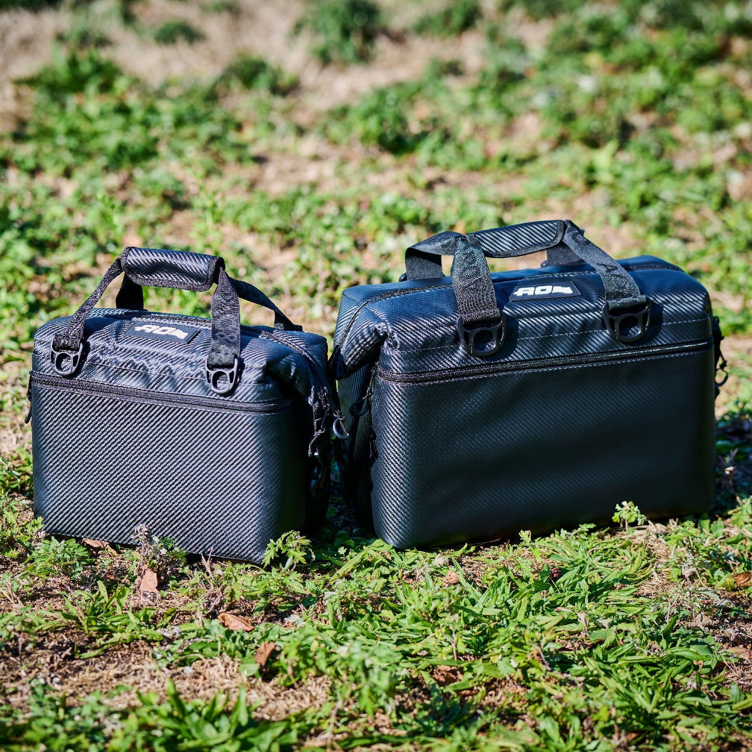 AO Coolers(エーオークーラーズ) 24パック カーボン ソフトクーラー - ビッグウイングオンラインストア